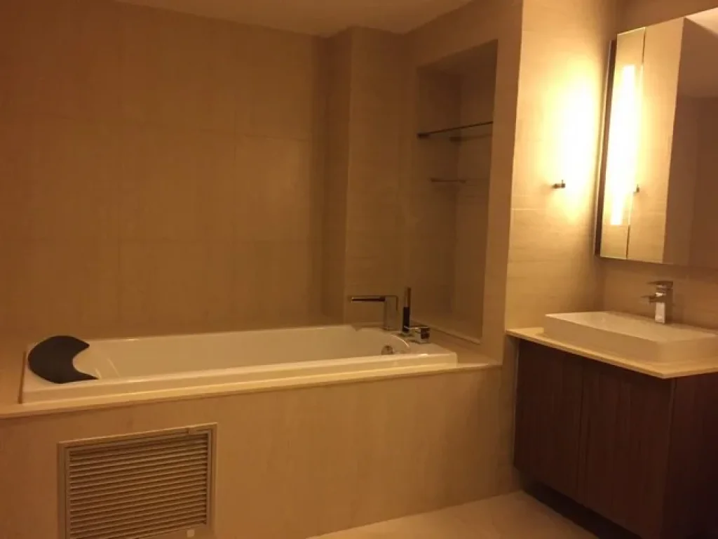 Hudson Sathorn Room for rent for 2 bedroom near BTS Chongnonsri S Price