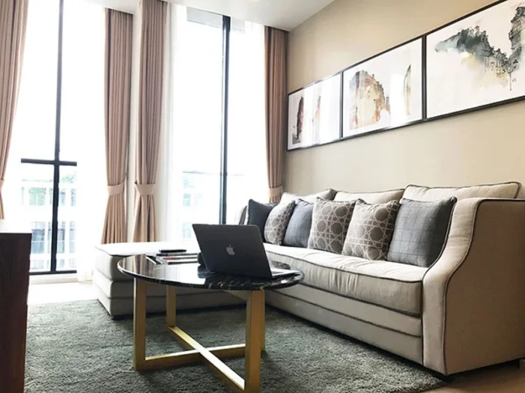 เช่าด่วน ห้องสวย พื้นที่กว้าง modern แบบ 1 ห้องนอน ที่ คอนโด Noble เพลินจิต For Rent A Beautiful and Spacious 1 Bed Unit at Noble Ploenchit