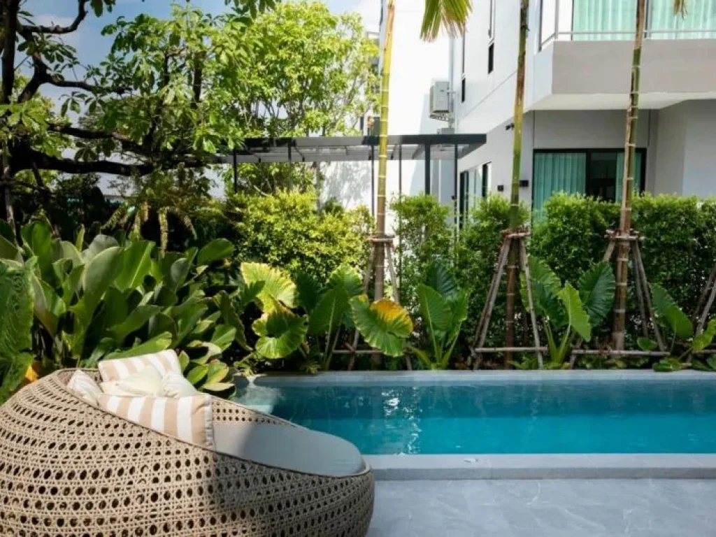 ให้เช่า Pool Villa บ้านเดี่ยว 3 ชั้น พร้อมสระว่ายน้ำ