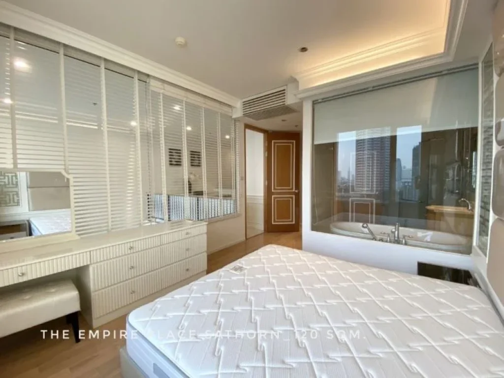 ให้เช่า คอนโด Duplex 2 bedrooms nice decoration ดิ เอ็มไพร์