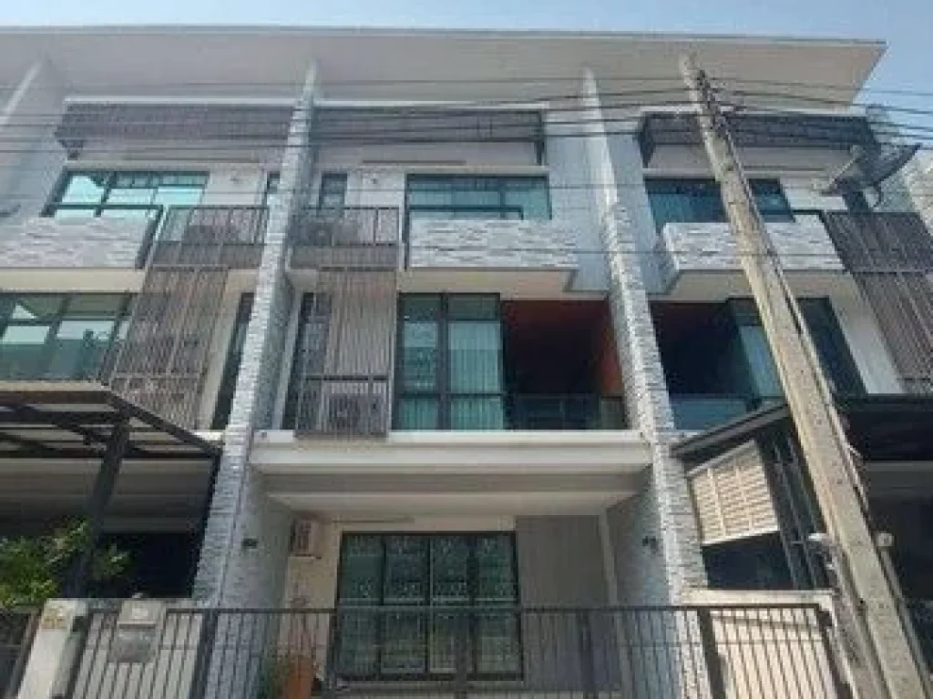 ให้เช่าทาวน์โฮม 3ชั้น Plex Bangna village ติดริมถนน