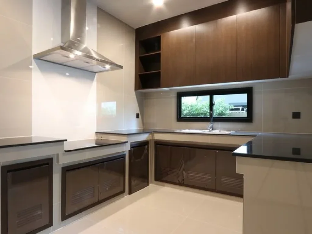 House for RentSetthasiri Krungthep Kreethanear4 BedBrighton College