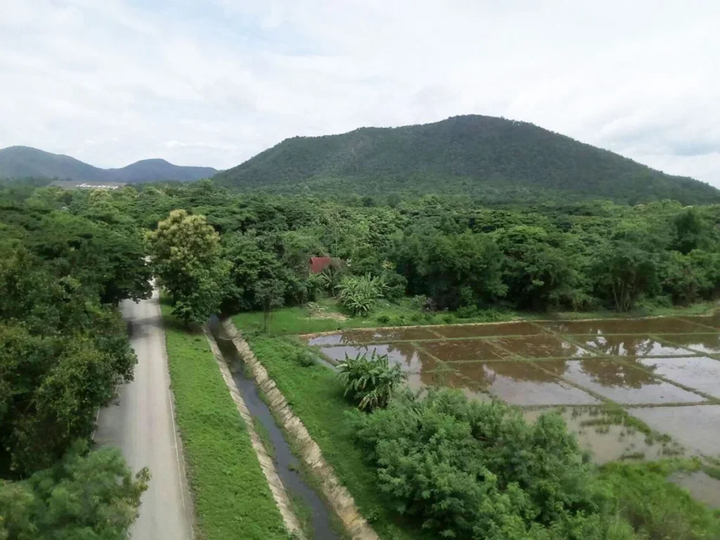 ที่วิวภูเขา ใกล้รีสอร์ทวังธาร ดอยสะเก็ด เชียงใหม่