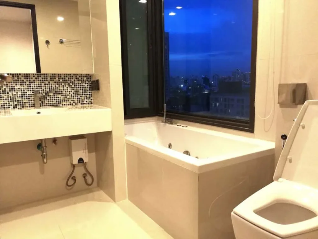 For sale 1 bedroom at Rhythm sukhumvit 441 close to BTS Phakhanong 