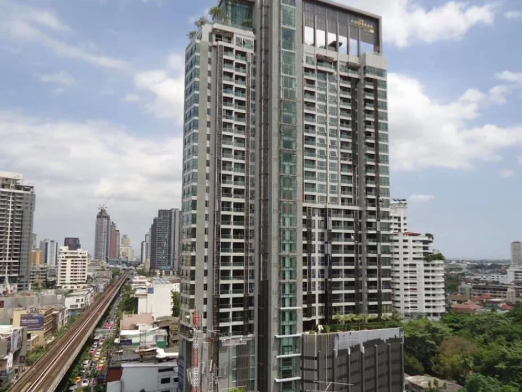 For rent or sale The Address Sukhumvit 28 view of emporium