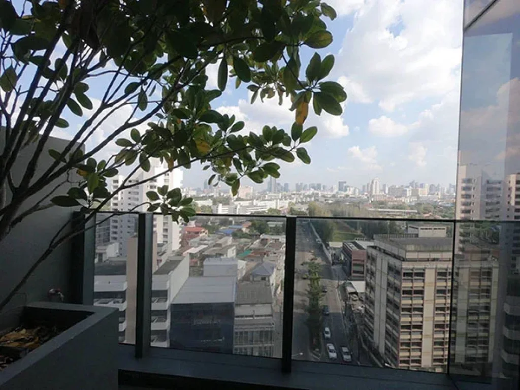 เช่าด่วน คอนโด Siamese Ratcha Kru ห้องกว้าง แบบ 1 ห้องนอน หรือเป็น Home Office For Rent A Unique and Spacious 1 Bedroom or Home Office Unit in A