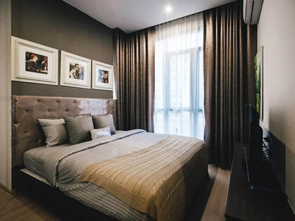 คอนโด The Capital เอกมัย-ทองหล่อ แบบ 3 ห้องนอน พื้นที่ใช้สอยกว้าง แต่งสวย มีสไตล์ A Spacious Nicely and Stylishly Furnished 3 Bedroom Unit with a Sepa