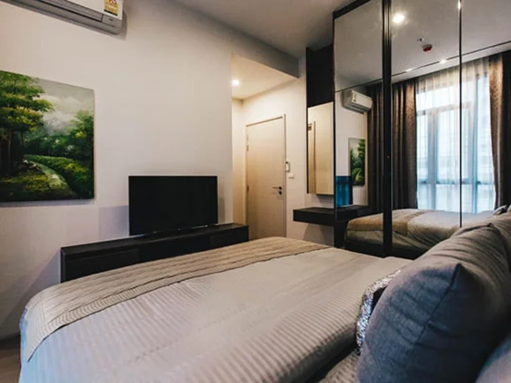 คอนโด The Capital เอกมัย-ทองหล่อ แบบ 3 ห้องนอน พื้นที่ใช้สอยกว้าง แต่งสวย มีสไตล์ A Spacious Nicely and Stylishly Furnished 3 Bedroom Unit with a Sepa