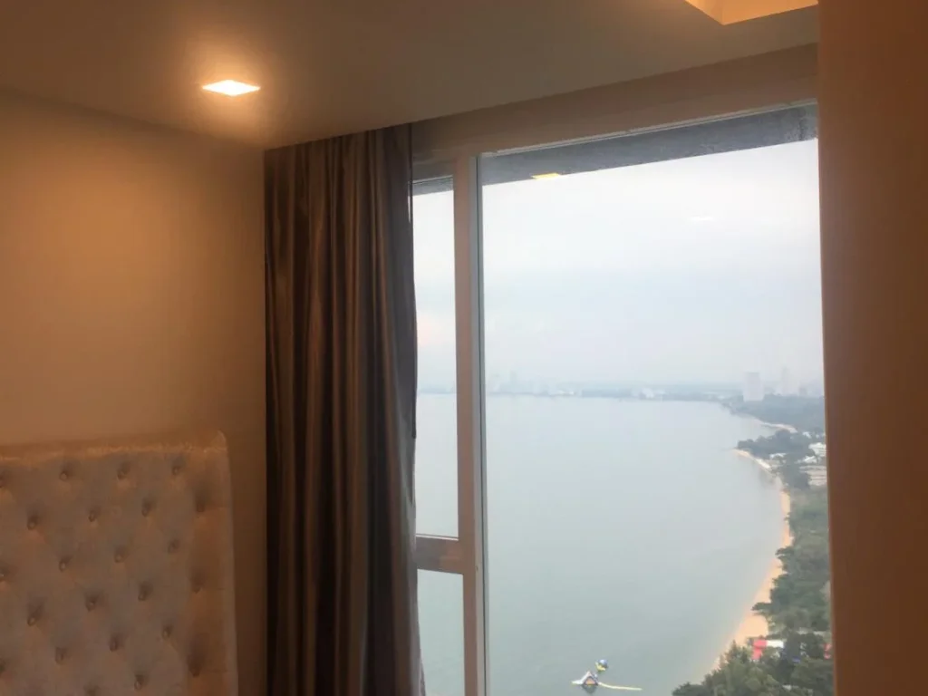 DelmaRe Beach Front Condominium Bang Sa-ree Beach Pattaya