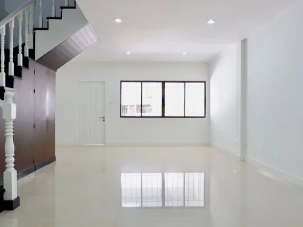 House for Sale พิเศษสุดๆ ราคานี้ไม่มีอีกเเล้ว ขายบ้าน หมู่บ้านกลางเมือง ทำเลติดเดอะไนน์พระราม 9