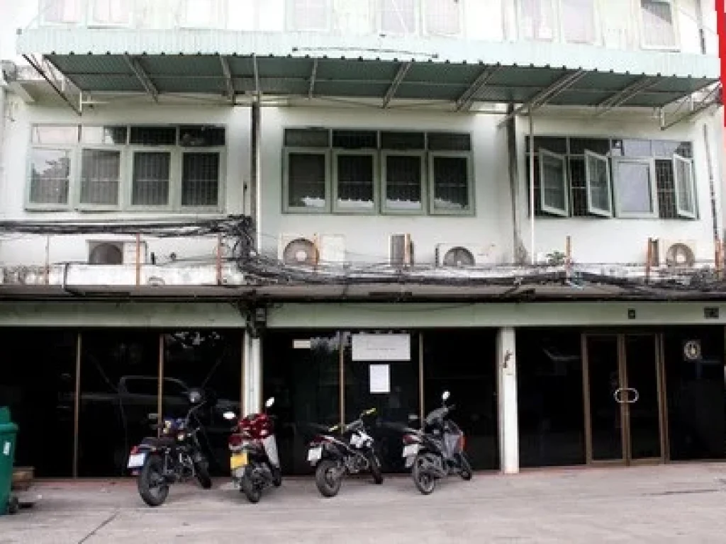 ขายตึกอาคารพาณิชย์ 3 ยูนิต สุขุมวิท ใกล้รถไฟฟ้า พระโขนง เหมาะสำหรับ Hostel ออฟฟิศ