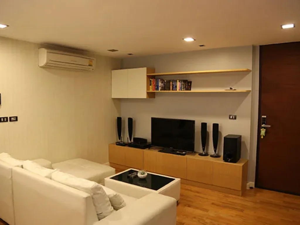 เช่าด่วน คอนโด low-rise น่าอยู่ใจกลางกรุง ห้องกว้าง แบบ 1 ห้องนอน ที่ Quad Silom For Rent - A Spacious 1 bedroom unit available at Quad Silom