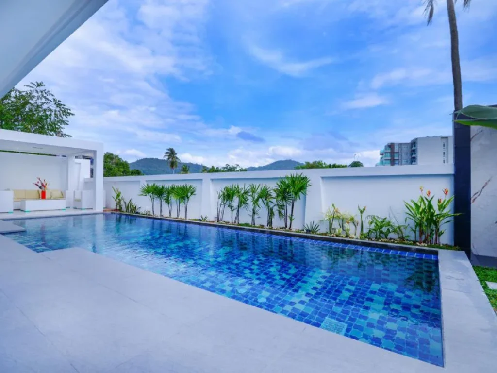 New Pool Villa has 3 bedrooms with en-suite bathroom Nearby Naiharn Beach Phuket