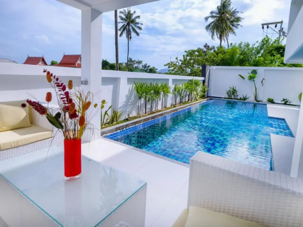 New Pool Villa has 3 bedrooms with en-suite bathroom Nearby Naiharn Beach Phuket