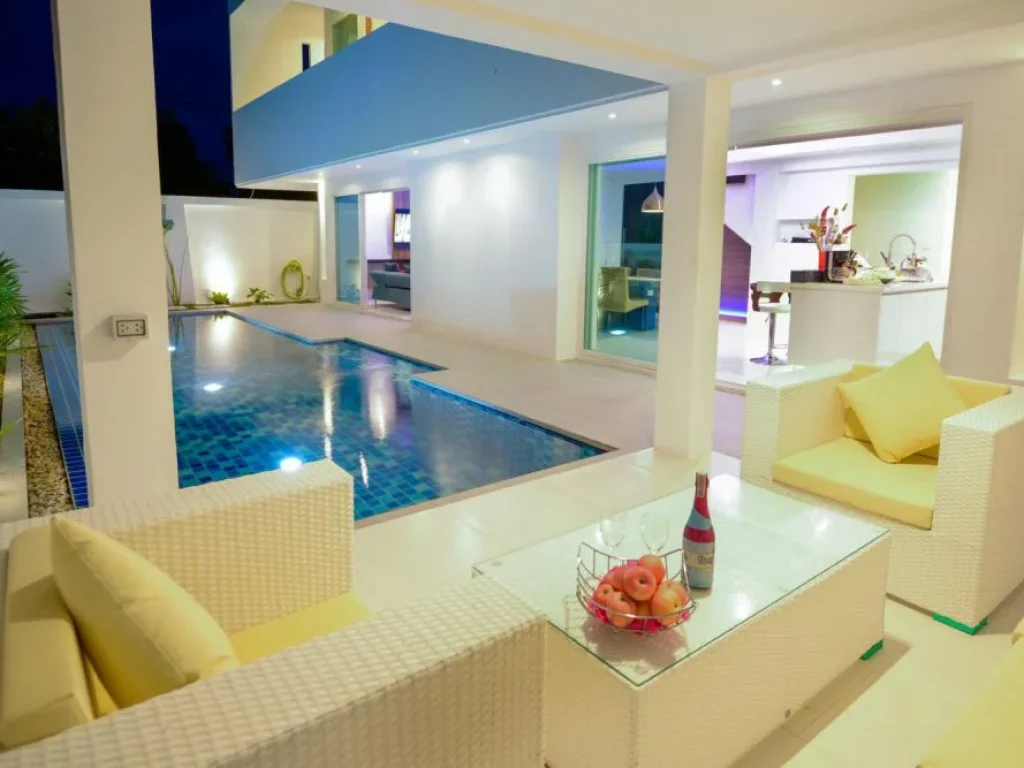 New Pool Villa has 3 bedrooms with en-suite bathroom Nearby Naiharn Beach Phuket