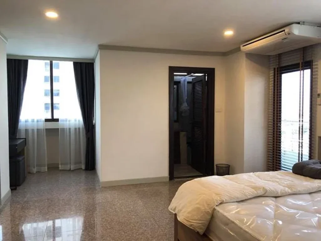 For Rent Supalai Place Sukhumvit 39 old building 150 sqm