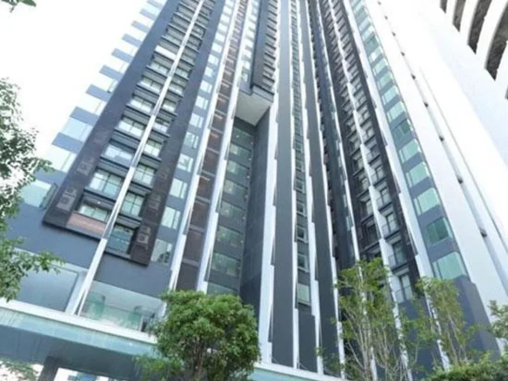 Luxury Condo with 44 Sqm For Sale The Edge Sukhumvit 23