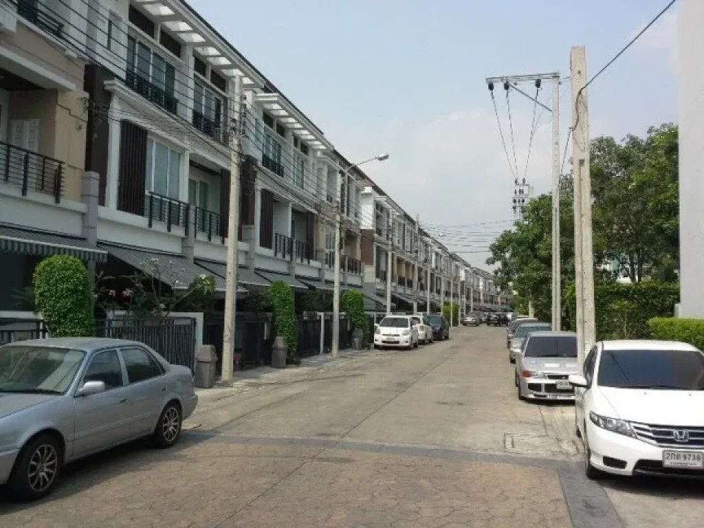 HS1055Townhome For Sale บ้านกลางเมือง ลาดพร้าว เสนา 1 5600000 THB