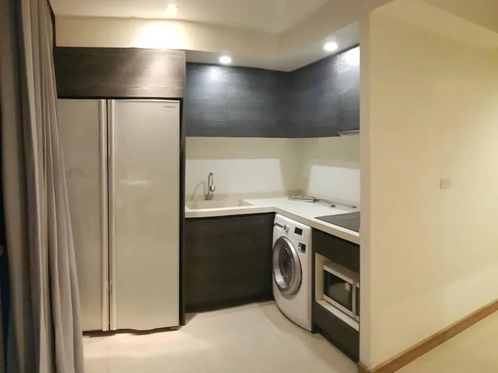 For Rent DOWNTOWN FORTY NINE 2br2ba 95000 Bath BTS Thonglor