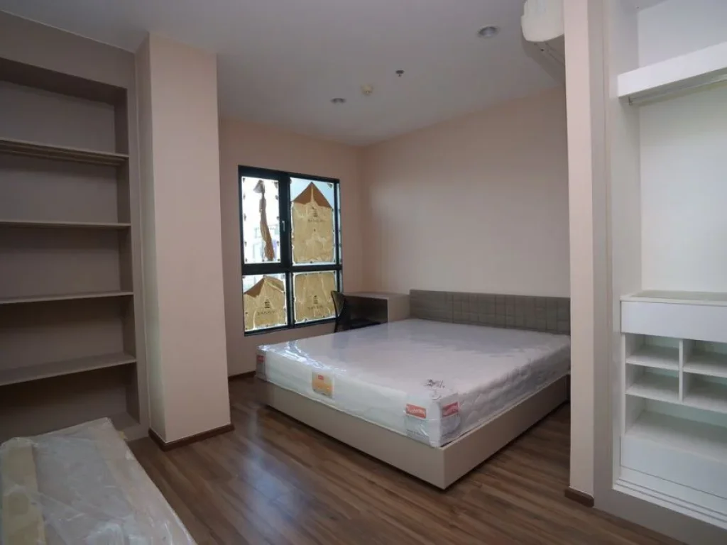 For sale duplex unit 2 bedsroom 2 bathroom Teal Taksin condo nearby BTS Wongwainyai 