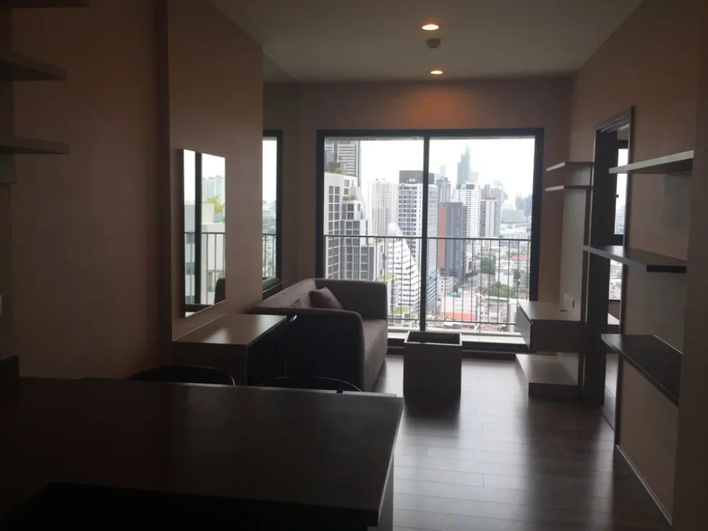 For sale 1 bedroom At Teal Taksin condo nearby BTS Wongwainyai 