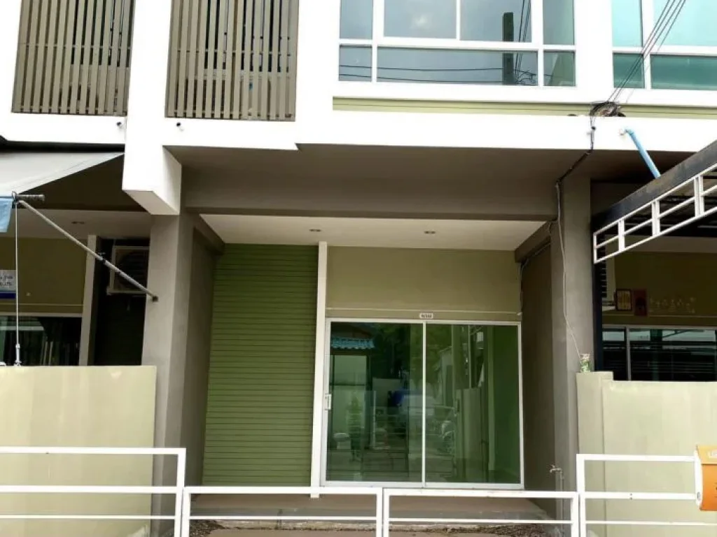 ให้เช่าทาวน์โฮม นลินอเวนิว 2 Nalin Avenue 2 บ้านทาวน์โฮม 3 ชั้น พร้อมอยู่ ราคาถูก ติดโรงเรียนเตรียมอุดมน้อมเกล้า ทำเลดีเดินทางสะดวก ปากซอยเป็นสถานีรถไ