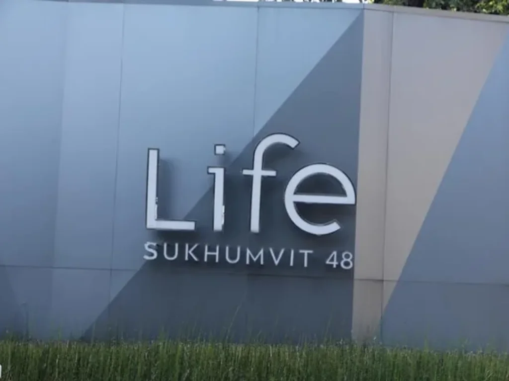 ให้เช่าคอนโดหรูLife สุขุมวิท 48 เข้าซอยไป 100 เมตร พร้อมเฟอร์