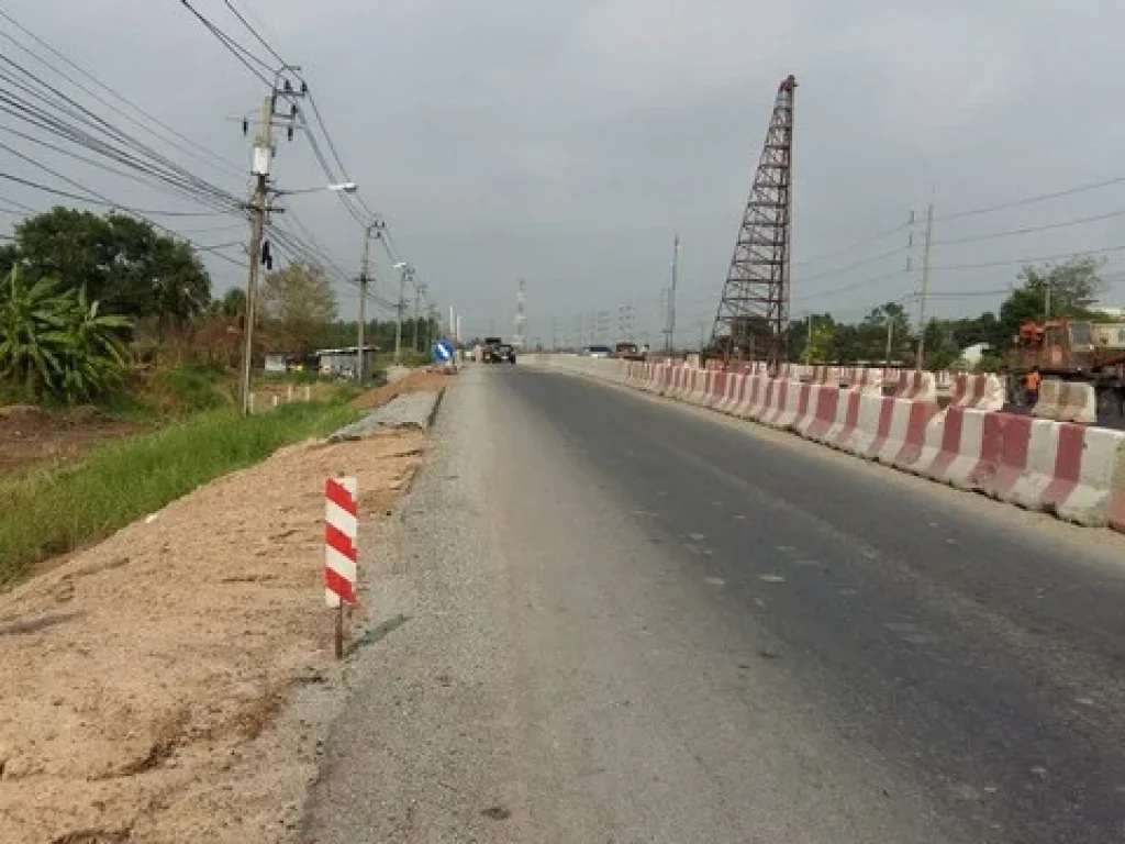 ขายที่ดิน ด้านหน้าติดถนนสุวินทวงศ์ ด้านข้างติดซอยกว้าง16เมตรด้านหลังติดคลอง กว้าง 48 ลึก 82 ม