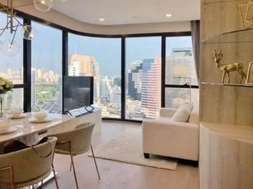 For Rent Ashton Chula Silom ตกแต่งเฟอร์และเครื่องใช้ไฟฟ้าครบ พร้อมวิวสวนลุม