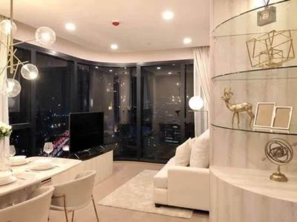 For Rent Ashton Chula Silom ตกแต่งเฟอร์และเครื่องใช้ไฟฟ้าครบ พร้อมวิวสวนลุม