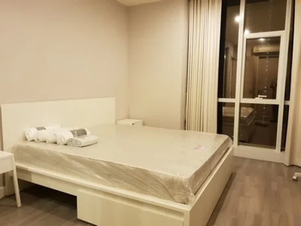 Nice Room 1 bed Big Size For Rent at The room Sathorn-Pun Rd