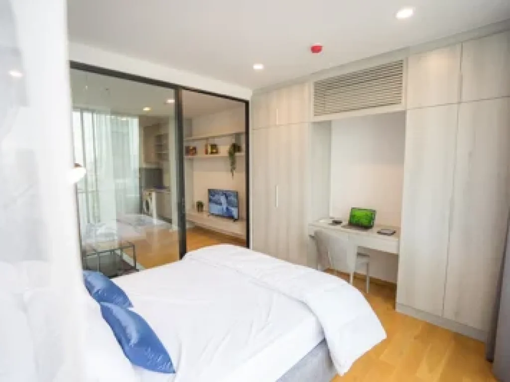 ให้เช่า โนเบิล รีโว สีลม 1bed 160 m to BTS Surasak Station close to Sathorn Silom