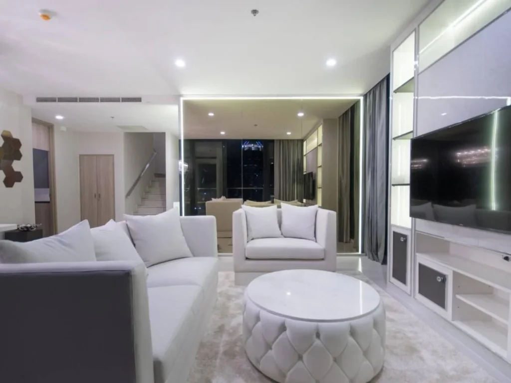 เช่าด่วน ห้องสวย แต่งหรู ใหม่กิ๊ก แบบ Duplex 3 ห้องนอน ที่ คอนโด Noble เพลินจิต For Rent A Luxurious Brand New and Nicely Decor 3 Bed Duplex Unit