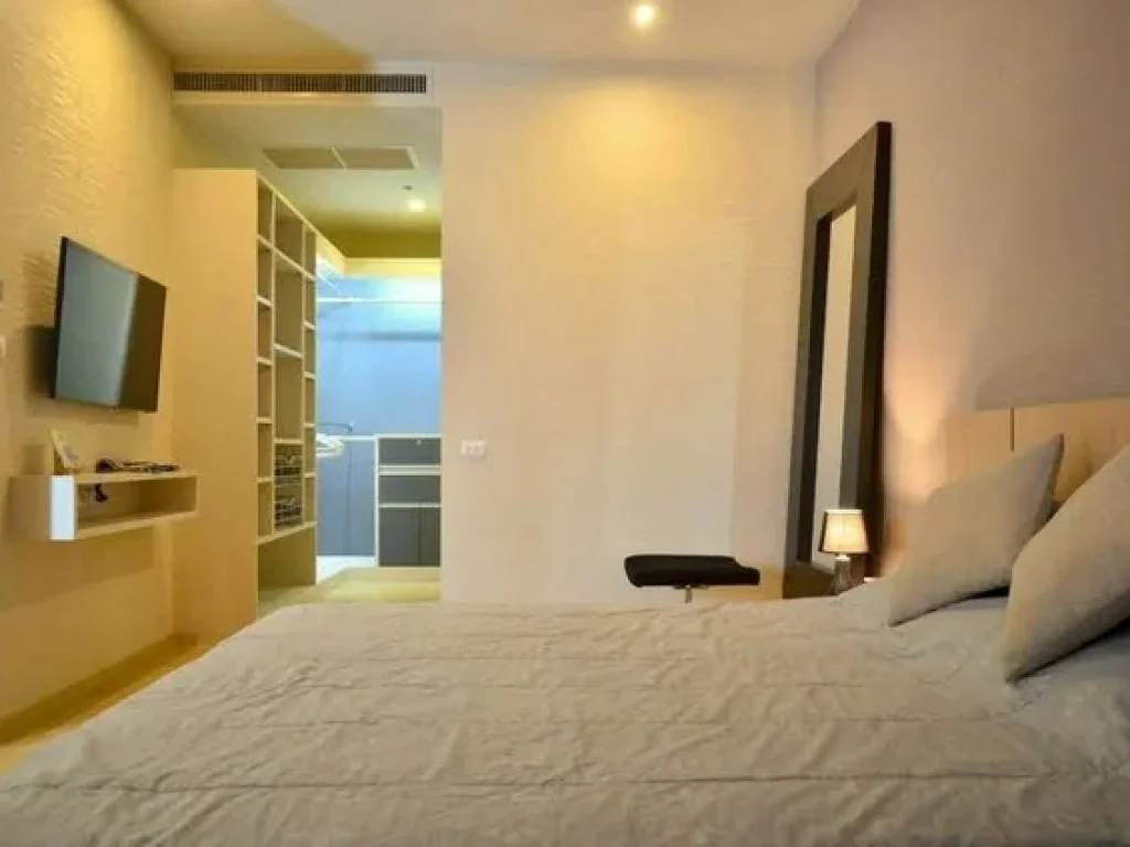 Luxurious 1 bedroom condo Noble Refine For Rent 52 sqm on the 10th floor