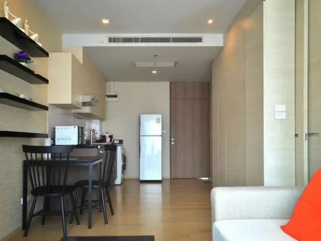 Luxurious 1 bedroom condo Noble Refine For Rent 52 sqm on the 10th floor