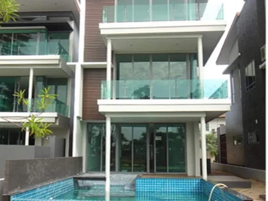 ขาย Pool villas 455 ตรม casalunar paradiso ติดทะเล บางแสน ชลบุรี 4 นอน 5 น้ำ มีสระส่วนตัว