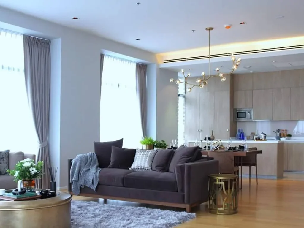 คอนโดสุดหรู วิวพาโนรามา ใหม่กิ๊ก ที่ Circle Living Prototype แบบ Penthouse 3 ห้องนอน For Sale A Very Nicely Decor 3 Bedrooms with Panoramic View P