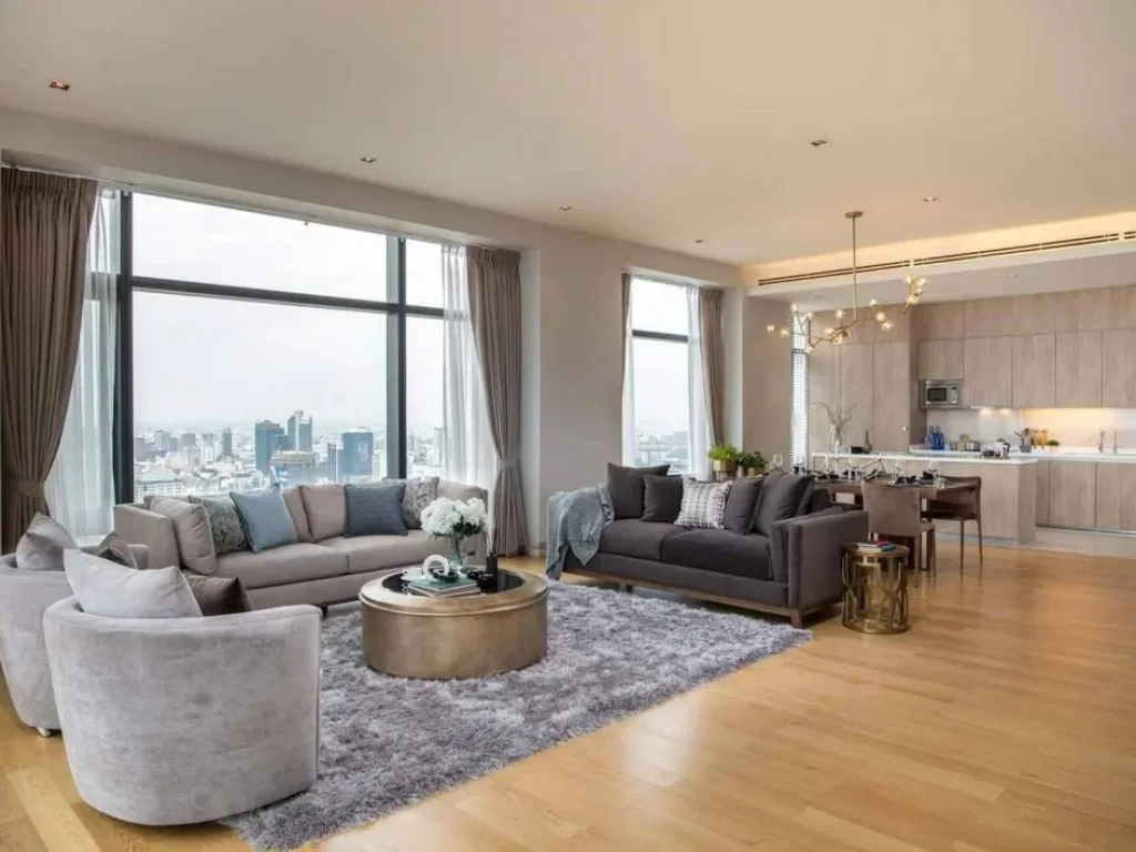 คอนโดสุดหรู วิวพาโนรามา ใหม่กิ๊ก ที่ Circle Living Prototype แบบ Penthouse 3 ห้องนอน For Sale A Very Nicely Decor 3 Bedrooms with Panoramic View P