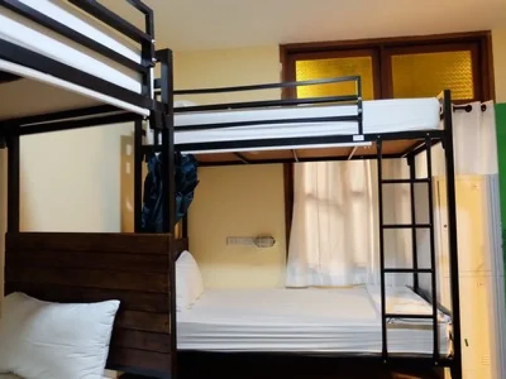 เซ้ง Hostel ใหม่ โลเคชั่นดีเยี่ยม ติดสะพานพุทธ และปากคลองตลาด มีจำนวน 2 ชั้น รวม 20 ห้อง