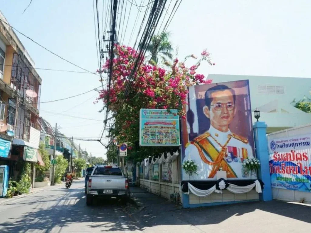 ทำเลทอง ขายที่ดินพร้อมบ้านโกดังสิ่งปลูกสร้าง ถนนจรัญสนิทวงศ์ แขวงบ้านช่างหล่อ เขตบางกอกน้อย จังหวัดกรุงเทพฯ