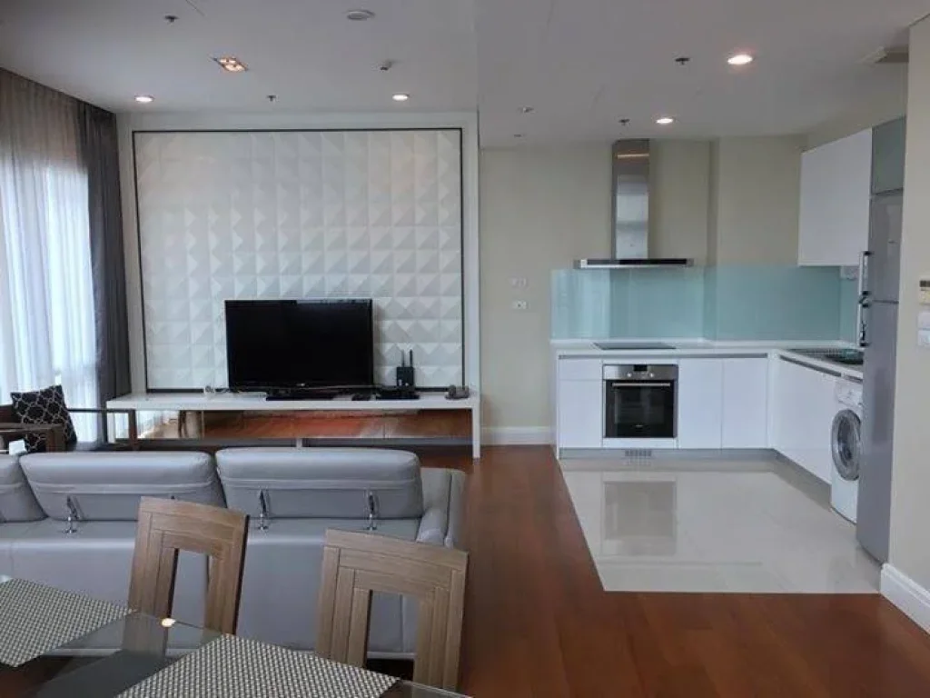 ห้องสวยแบบ Duplex 3 ห้องนอน ที่ คอนโด Bright Sukhumvit 24 เพียง 5 นาทีจาก BTS พร้อมพงษ์ A Beautiful and Nicely Décor 3 Bedroom Duplex Unit at Bright S