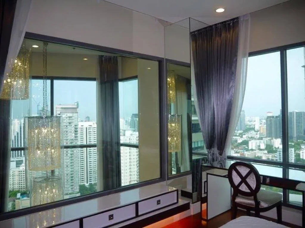 ห้องสวยแบบ Duplex 3 ห้องนอน ที่ คอนโด Bright Sukhumvit 24 เพียง 5 นาทีจาก BTS พร้อมพงษ์ A Beautiful and Nicely Décor 3 Bedroom Duplex Unit at Bright S