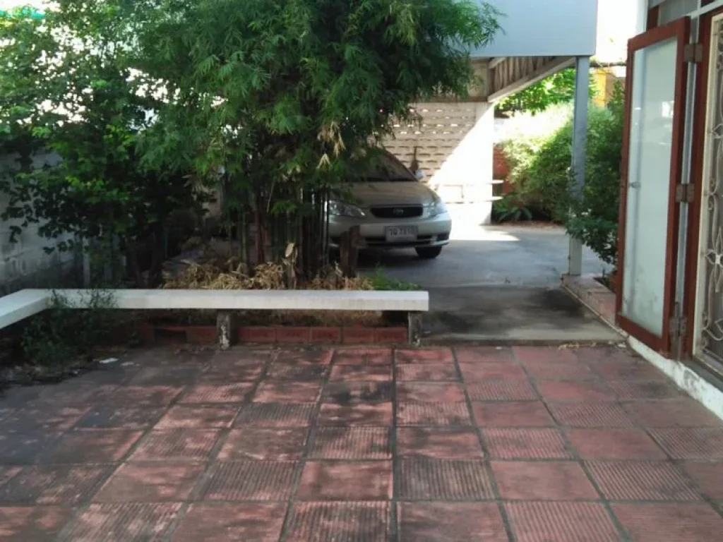 Sale Old Single House early soi for reisidence or adapt will be an Apartment Phrakhanong