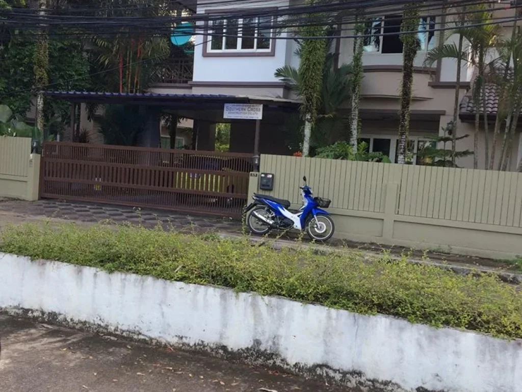 ขายบ้านพร้อมที่ดิน หมู่บ้านสินสุขธานี ตรงข้ามสถานีไฟฟ้าถลาง บ้านลิพอน ตศรีสุนทร อถลาง จภูเก็ต