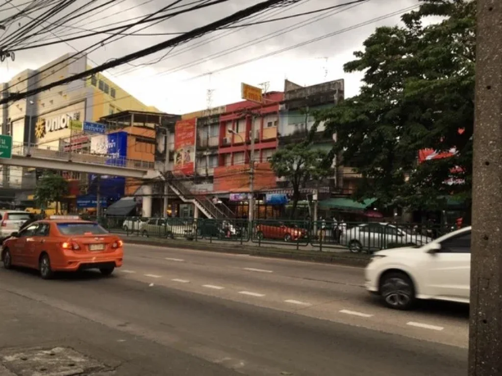 ให้เช่า อาคารพาณิชย์ ติดรถไฟฟ้า mrt พหลโยธิน ราคาเร้าใจ