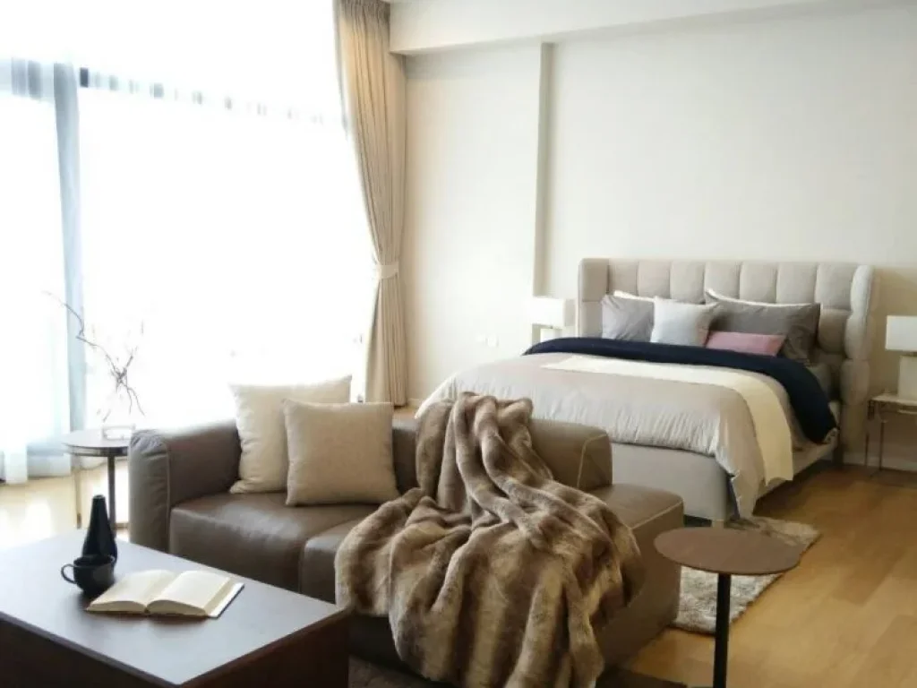 ขายด่วน คอนโดสุดหรู วิวพาโนรามา ใหม่กิ๊ก ที่ Circle Living Prototype แบบ Penthouse 3 ห้องนอน For Sale A Very Nicely Decor 3 Bedrooms with Panorami