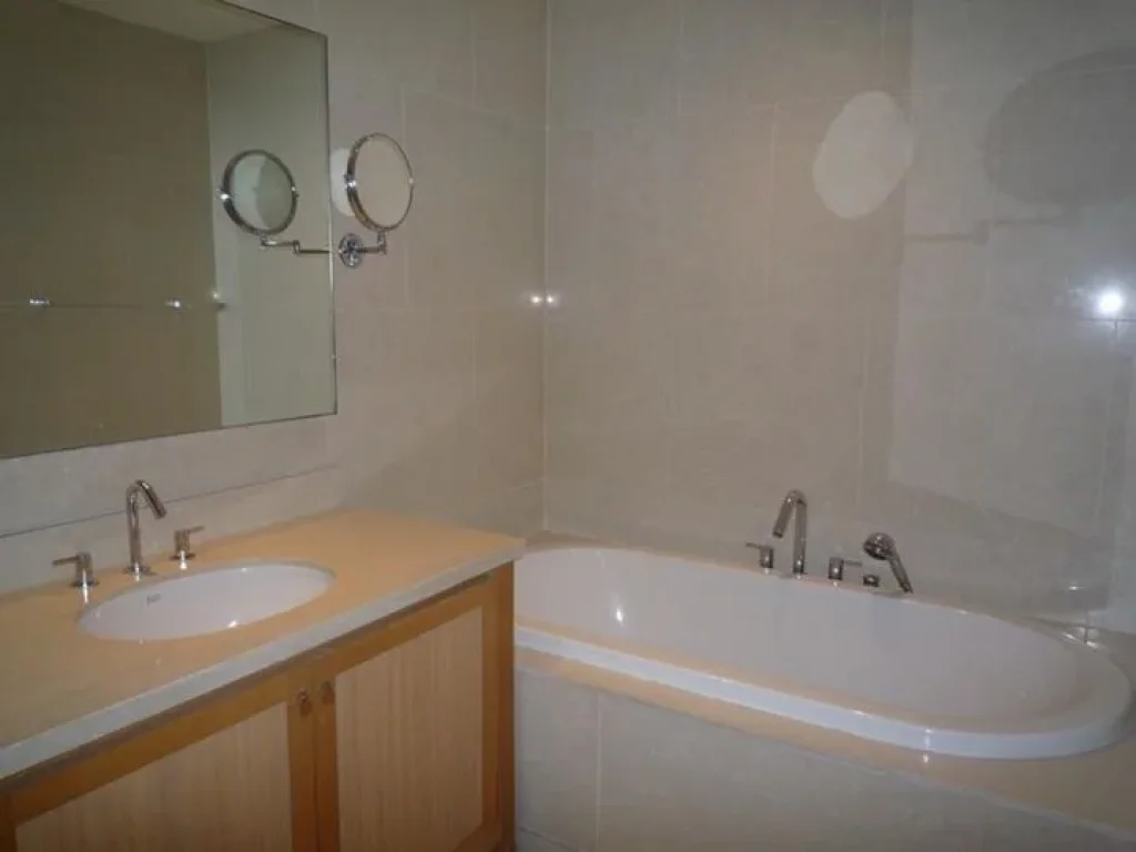 CR1041Condo For Rent THE EMPORIO PLACE Near BTS Prompong Floor 18 7268 Sqm Price 55000THBMonth