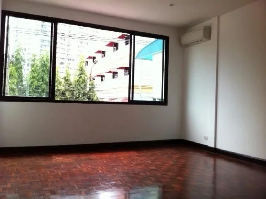 HR00583Townhouse for rent ทาว์นเฮ้าส์ ซอยพหลโยธิน23 15500THBmonth