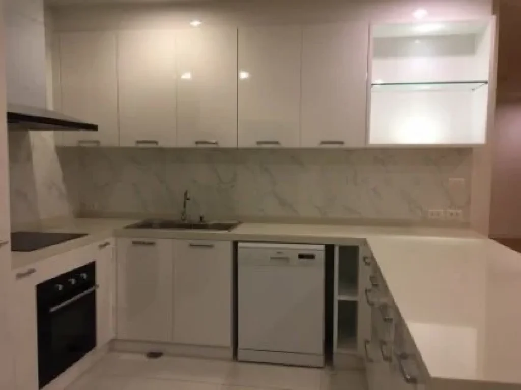 for rent Condo CHAMCHURI SQUARE RESIDENCE 230sqm 4BED level17 MRT SAM YAN fully furnished