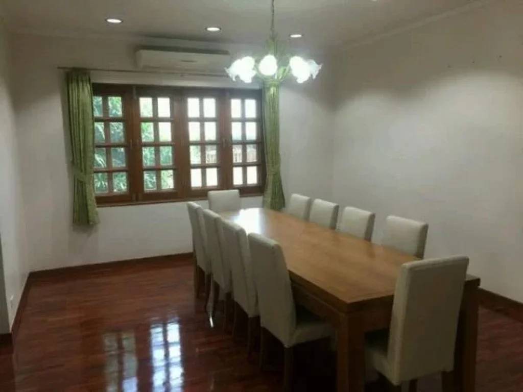 House for rent Sukhumvit Soi 23 Bali style 6 bedrooms a swimming pool a sauna room a garden